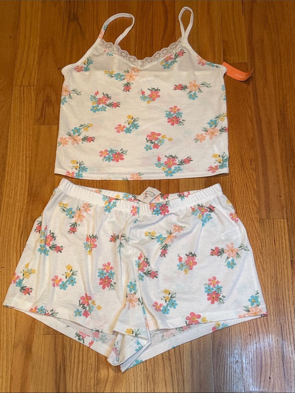 Colsie Medium White Floral Lace Trim Cami and Shorts Pajama Set